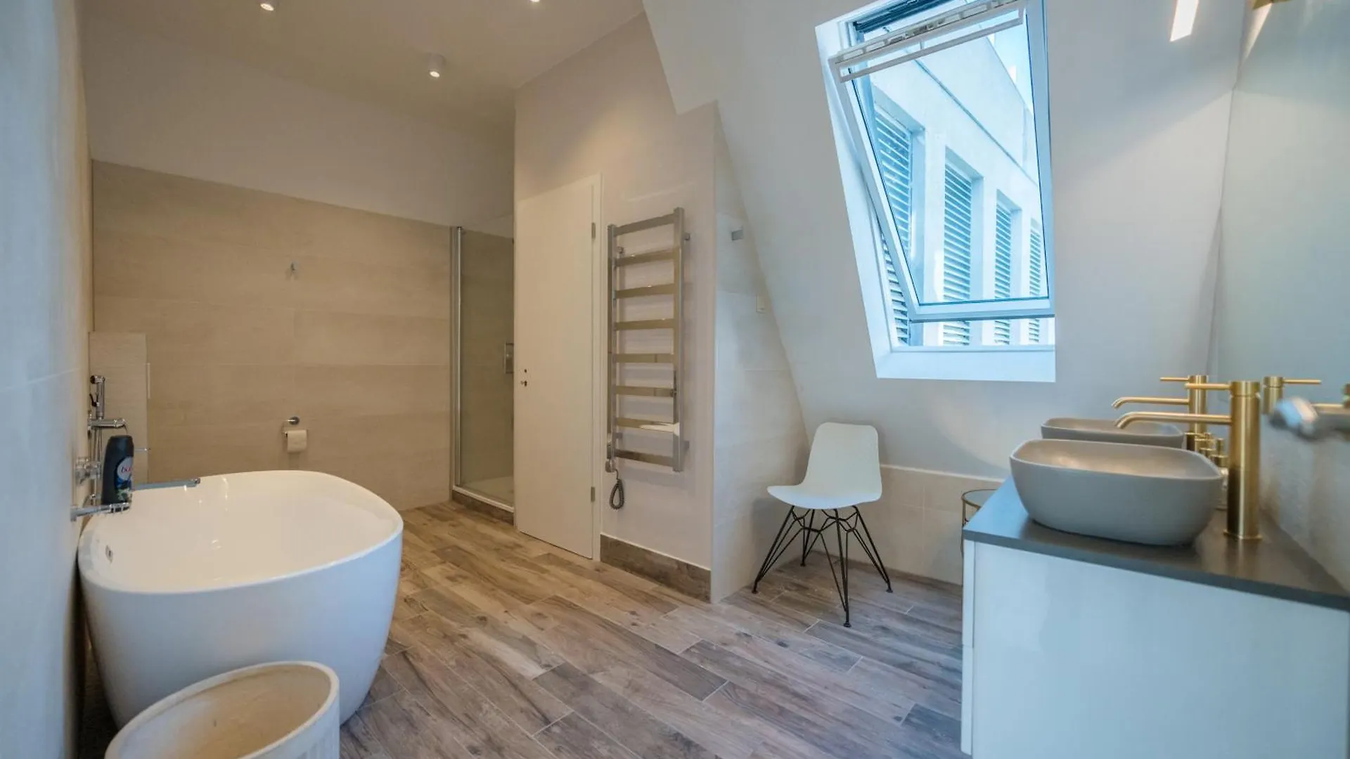 Luxury 5 Bedroom 5 Bathroom Penthouse By The Opera Budapest Hungary