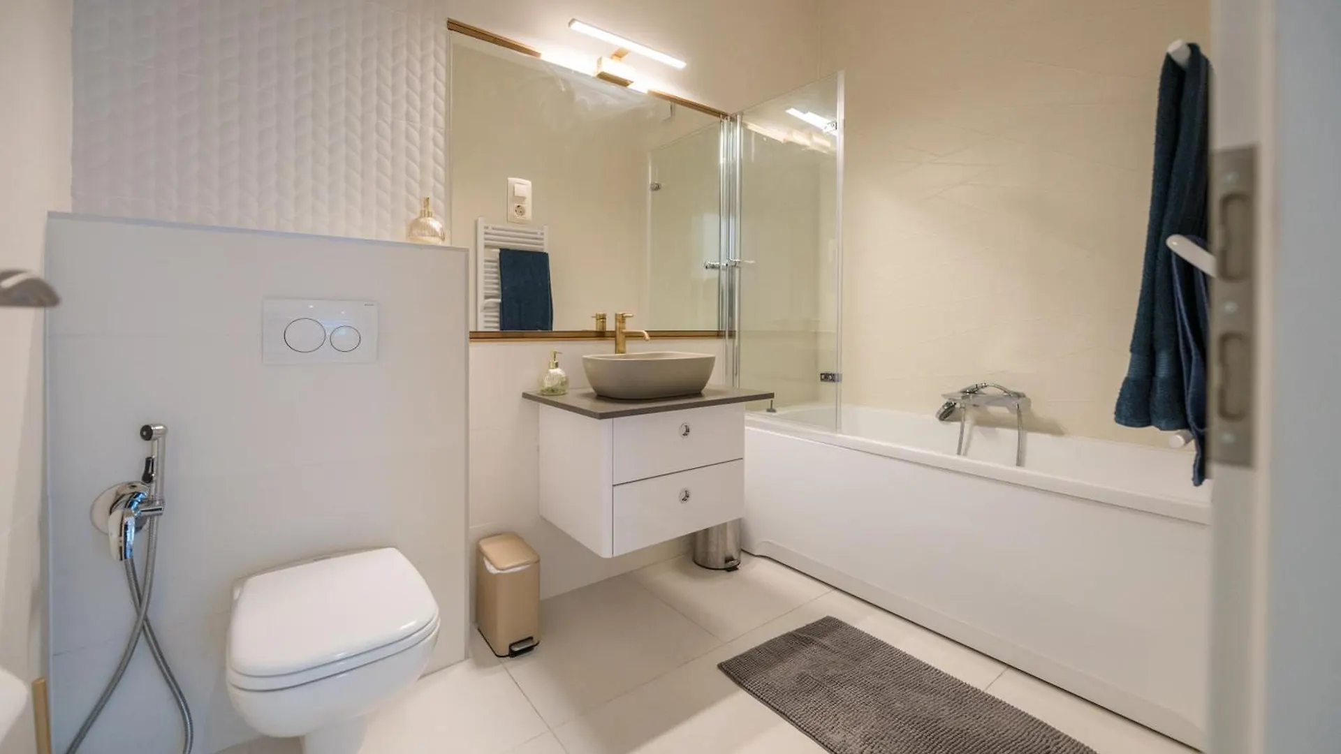 Apartment Luxury 5 Bedroom 5 Bathroom Penthouse By The Opera Budapest