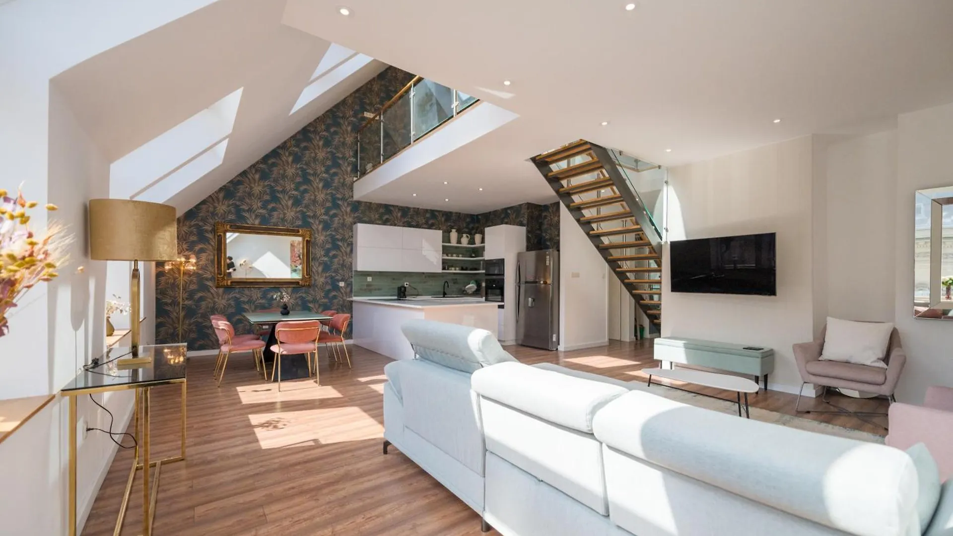 Luxury 5 Bedroom 5 Bathroom Penthouse By The Opera Budapest