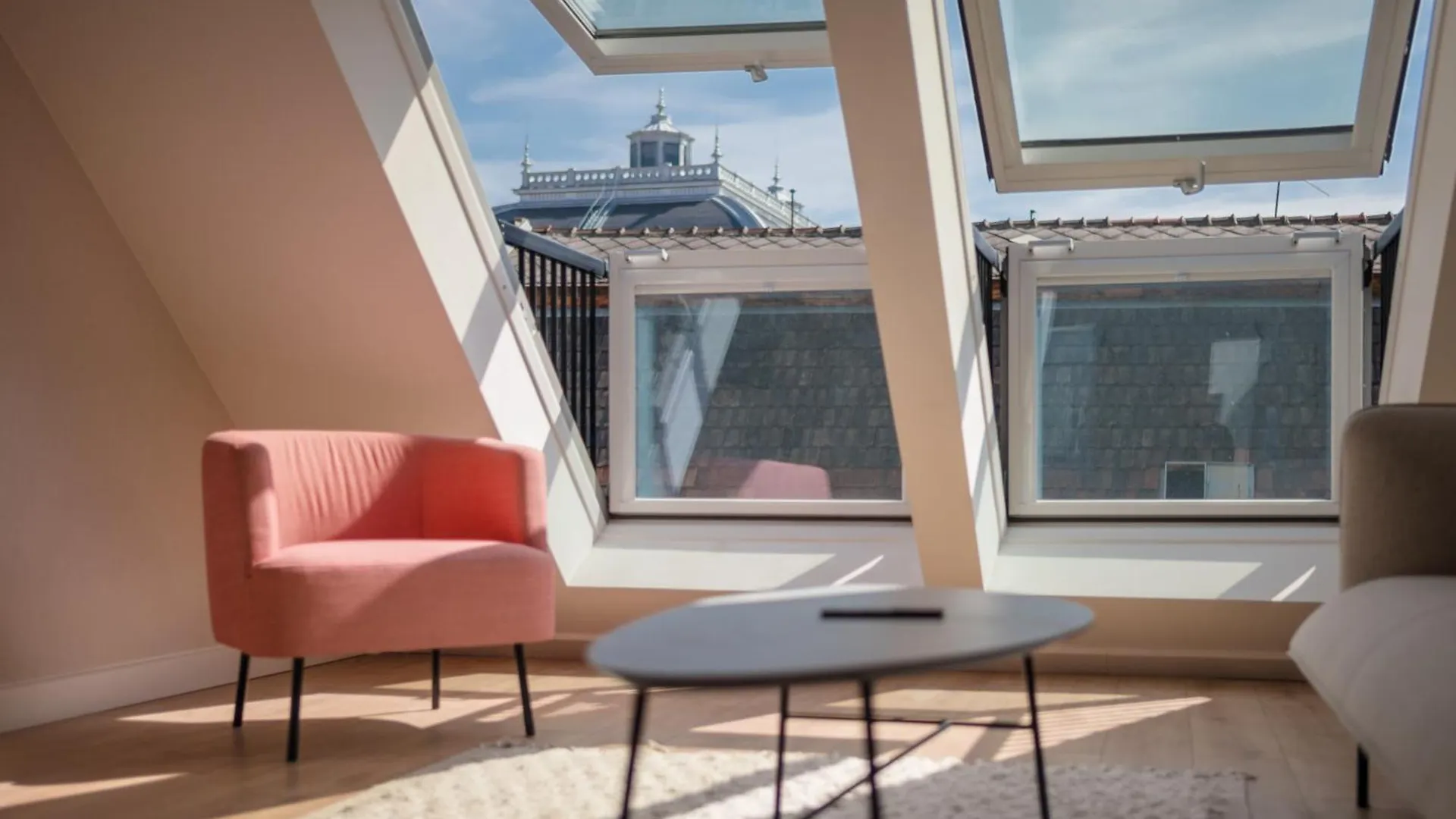 Luxury 5 Bedroom 5 Bathroom Penthouse By The Opera Budapest Apartment
